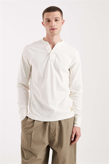 Футболка с длинным рукавом и воротником-хенли артикул 155120055