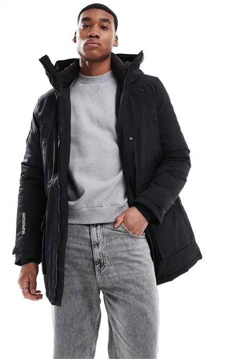 Городская утепленная парка черного цвета артикул 140398764