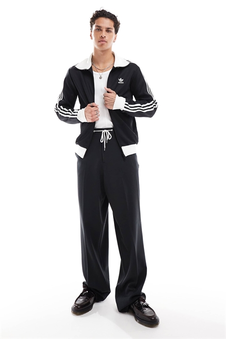 Спортивная куртка в классическом стиле артикул 127254548