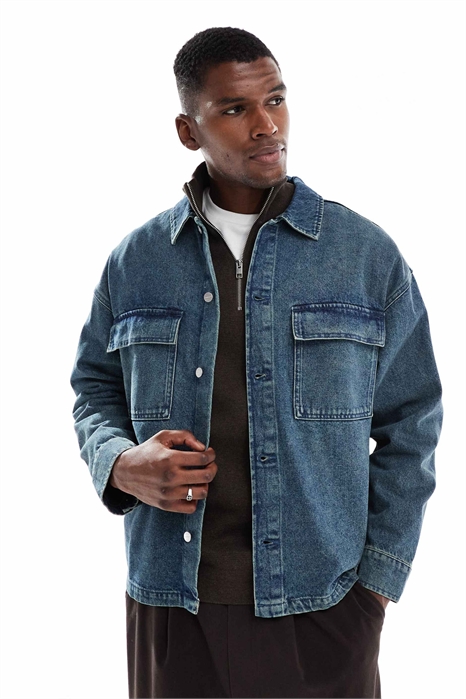 Карманная джинсовая куртка синего цвета артикул 148852584