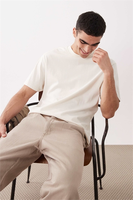 Футболка с круглым вырезом и свободным кроем артикул 155393842