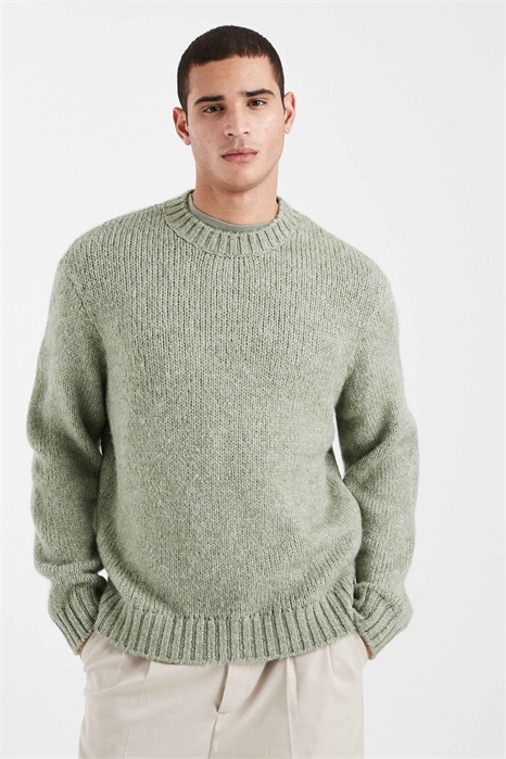 Свободный свитер артикул 153144200