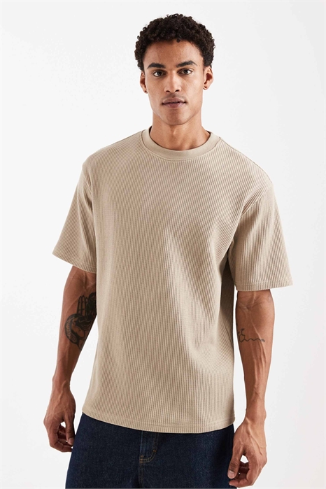 Футболка свободного кроя артикул 151672988