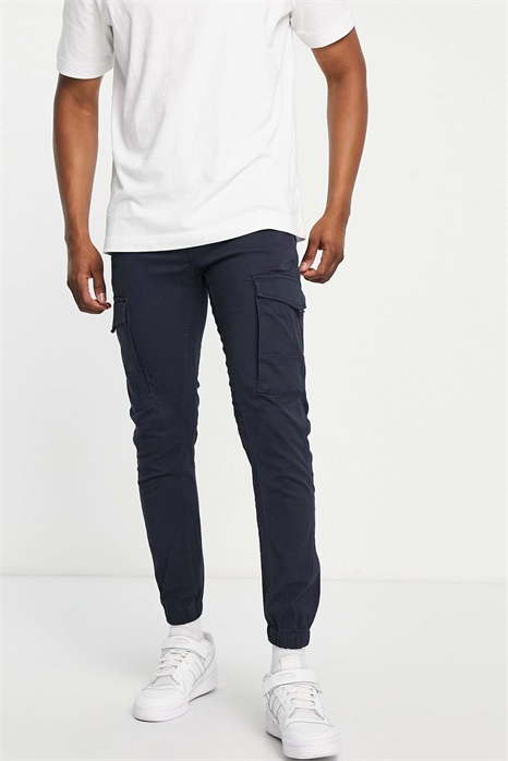 Стильные брюки-карго облегающего кроя с отворотами артикул 119172423