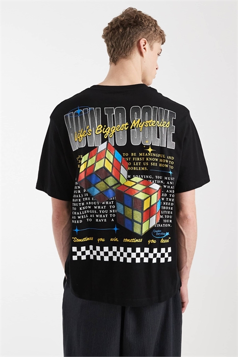 Футболка свободного кроя с принтом в виде куба на спине артикул 150432766