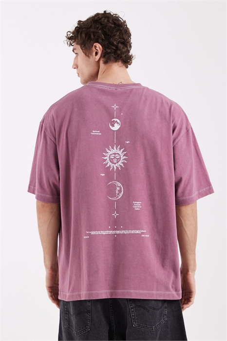 Объемная майка с принтом в виде небесного позвоночника артикул 156130232