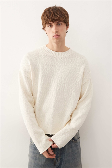 Свободный трикотажный свитер артикул 154338639