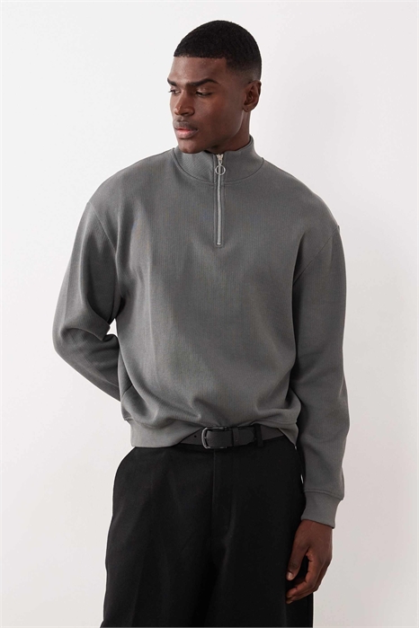 Свитшот с четвертью молнии и свободным кроем артикул 150173099