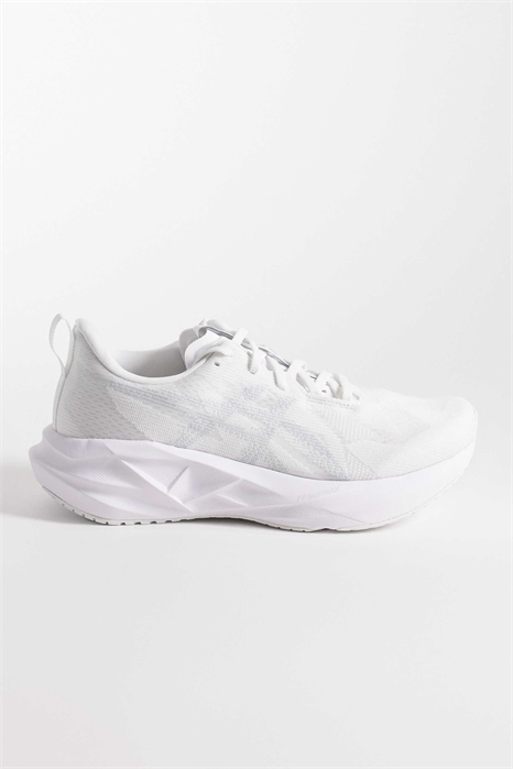 Кроссовки Novablast 5 артикул 153154146