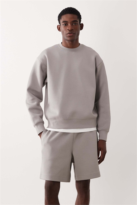 Комбинируйте шорты из ткани в стиле скафандра серого цвета артикул 155169987