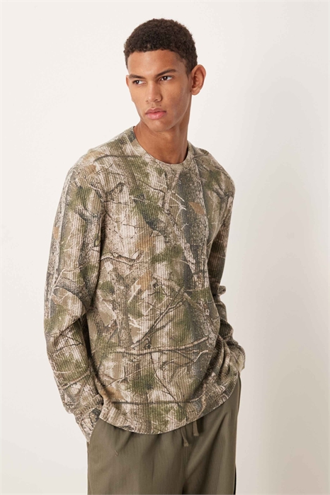 Футболка с длинным рукавом и вафельной текстурой артикул 151967619