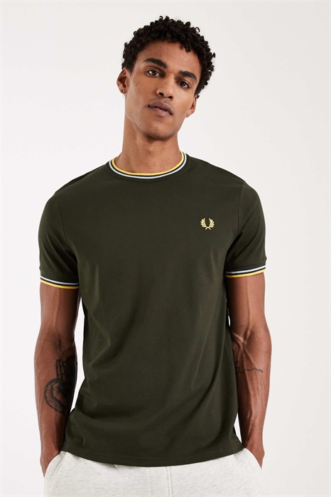 Футболка с логотипом и двумя наконечниками артикул 154716179