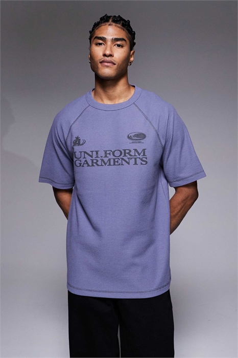 Толстая футболка свободного кроя с рагланными рукавами и текстовым принтом артикул 149660841