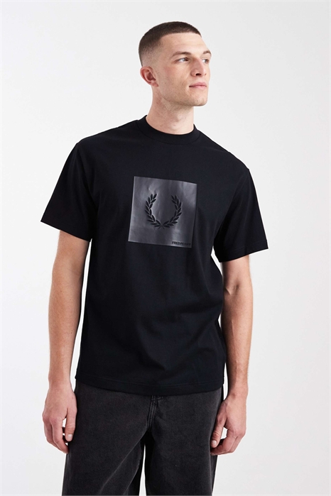 Футболка с логотипом на груди артикул 154716191