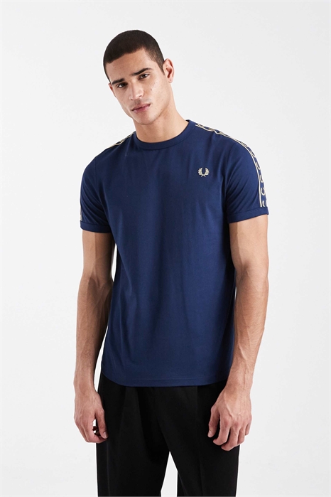 Футболка с наклеенным логотипом артикул 154960905