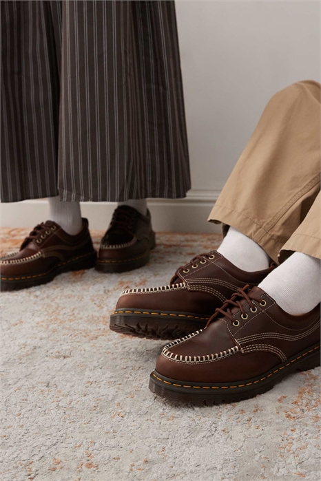 Универсальные туфли Lowell с контрастной отстрочкой артикул 153716560