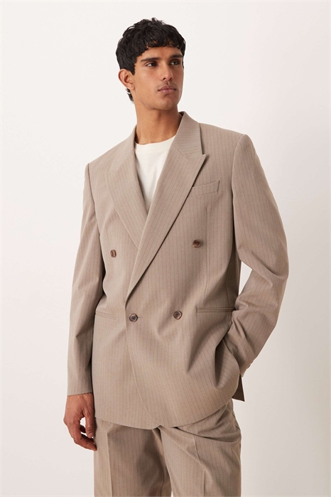 Пиджак свободного кроя с квадратными плечами артикул 150198622