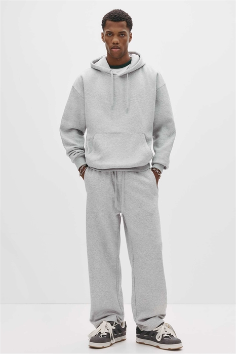 Джоггеры из плотной ткани артикул 151556746