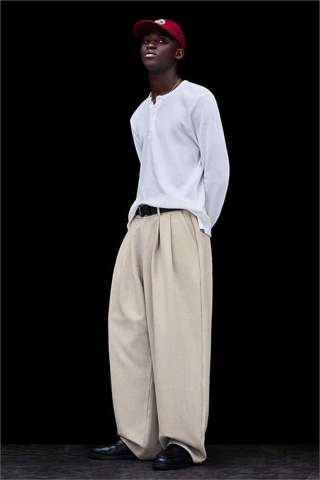 Брюки свободного кроя с зауженными штанинами артикул 155532788