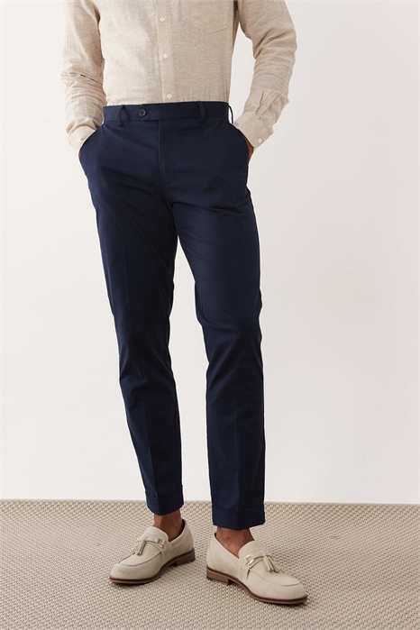 Стильные узкие брюки-чино из ткани с высоким содержанием хлопка артикул 153814404