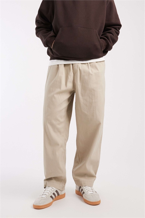 Чино с зауженным кроем и шнурком на талии артикул 152465679