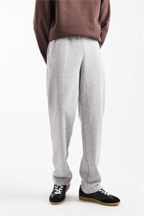 Джоггеры с прямыми брючинами из базовой коллекции артикул 148073520