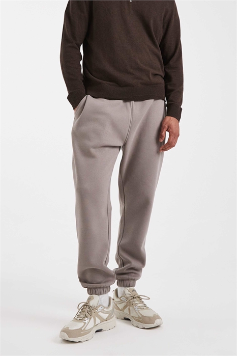 Джоггеры с зауженным кроем из серии Essentials артикул 152863315