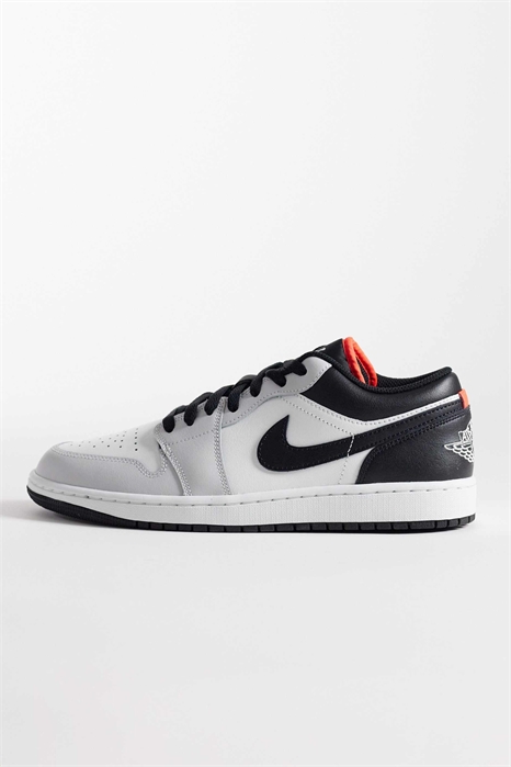 Кроссовки Nike Air Jordan 1 Low артикул 149961018