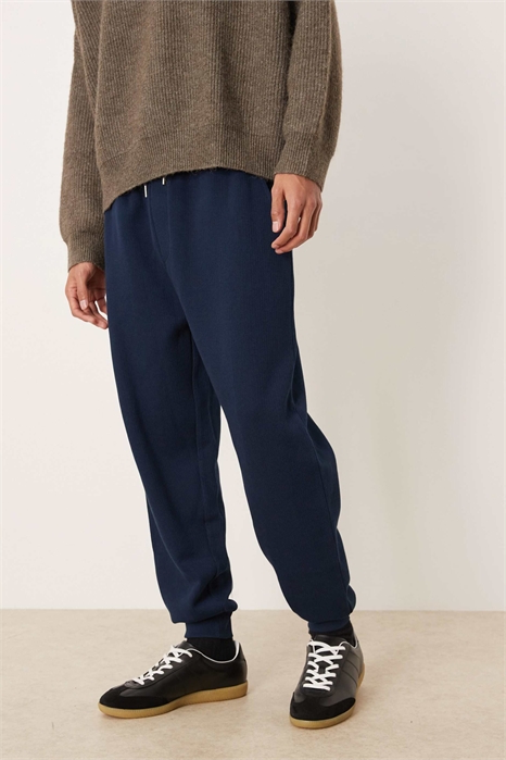 Джоггеры с зауженными манжетами артикул 150173234