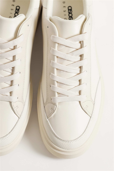 Кроссовки на шнурках артикул 153566994