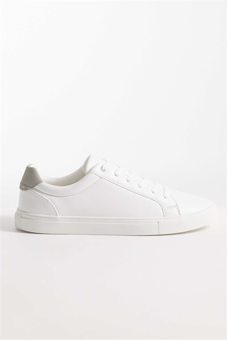 Кроссовки на шнурках с серым вырезом на пятке артикул 154292137