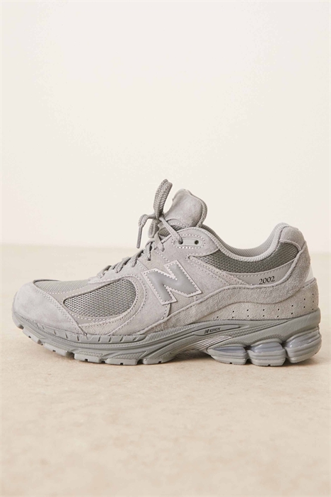 Тренеры 2002 года артикул 150081761