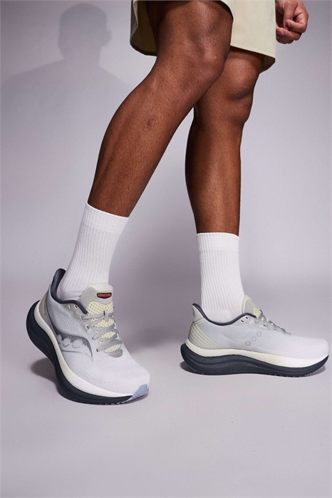 Кроссовки для бега Triumph 23 артикул 147960977