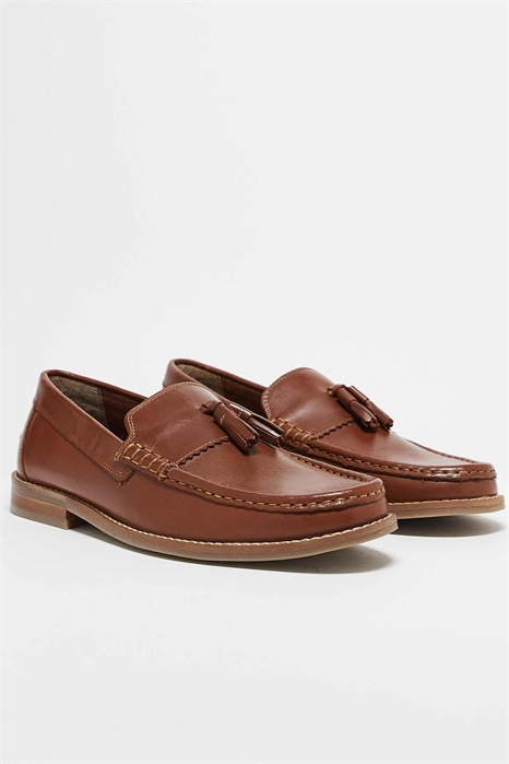 Лоферы с кисточками артикул 135352038