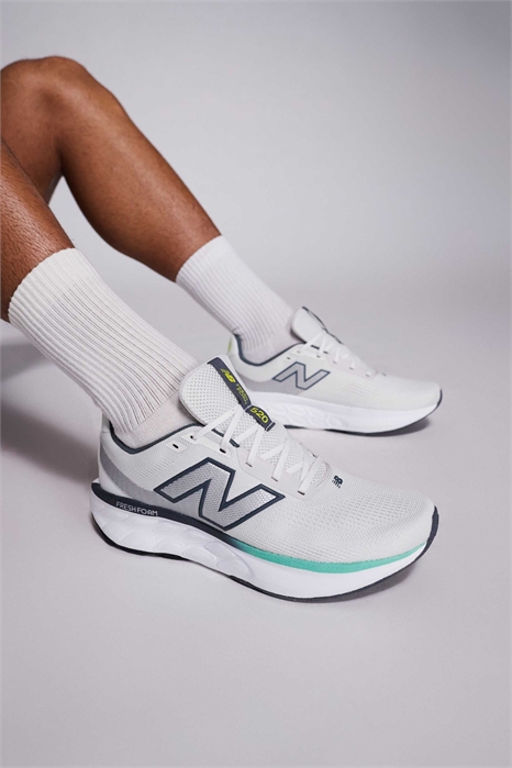 520 пар кроссовок для бега артикул 150234457