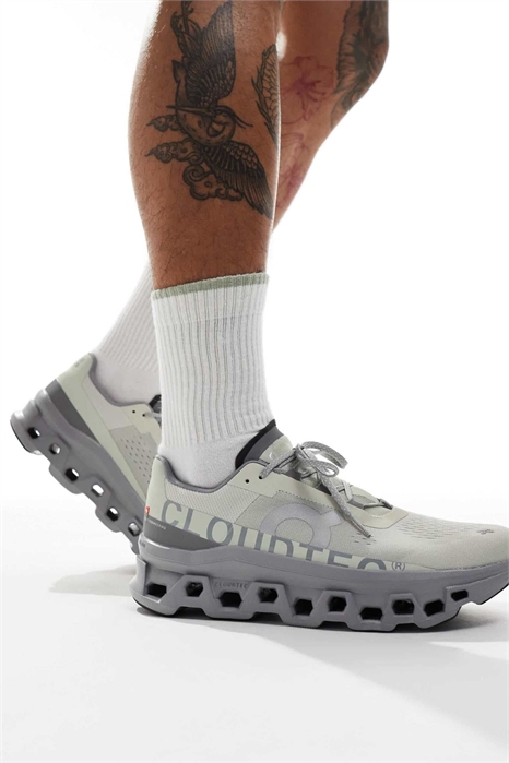 На Cloudmonster для бегунов артикул 133610713