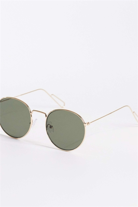 Посмотрите круглые солнцезащитные очки артикул 153789027