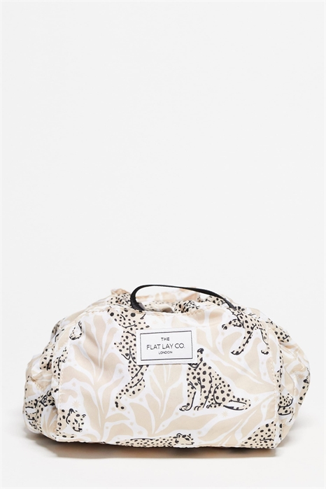 Эксклюзивная косметичка на шнурке от The Flat Lay Co. и ASOS артикул 133774612