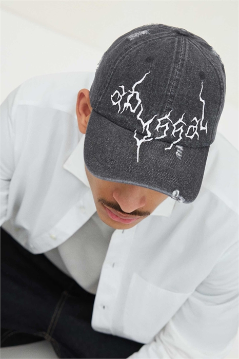 Кепка из джинсовой ткани с вышивкой артикул 156035257