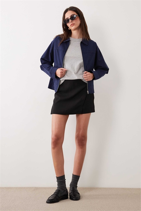 Мини-юбка-шорты с запахом, скроенная по фигуре артикул 154234138