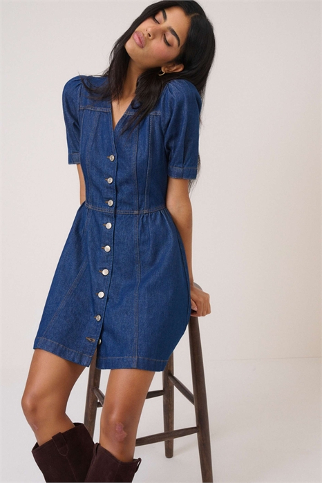 Джинсовое мини-платье с короткими рукавами и расклешенным низом синего цвета артикул 153681988