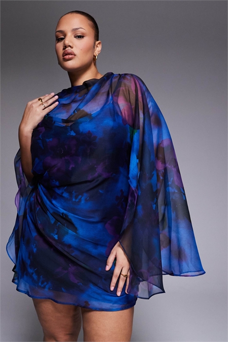 ASOS DESIGN Curve мини-платье с высоким воротником, драпировкой спереди и экстремально широкими рукавами-крыльями, синего цвета с цветочным принтом артикул 153728786