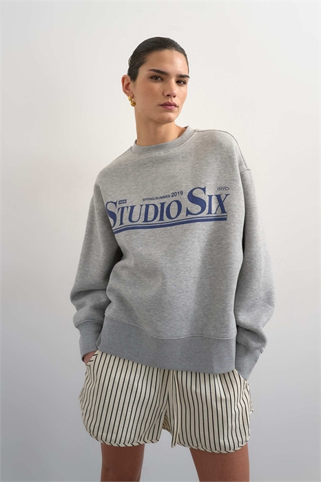 Свободная толстовка с принтом Studio 6 артикул 155322433