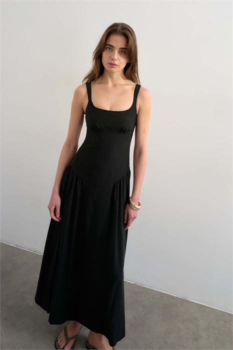 Льняное макси-платье с заниженной талией артикул 149629612