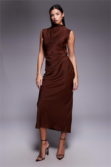 Платье средней длины с атласным лифом с высоким воротником и плиссировкой артикул 154119640