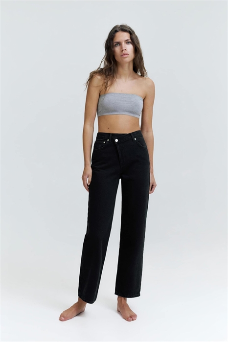 Джинсы с прямыми брючинами и перекрещивающимся поясом артикул 155632178