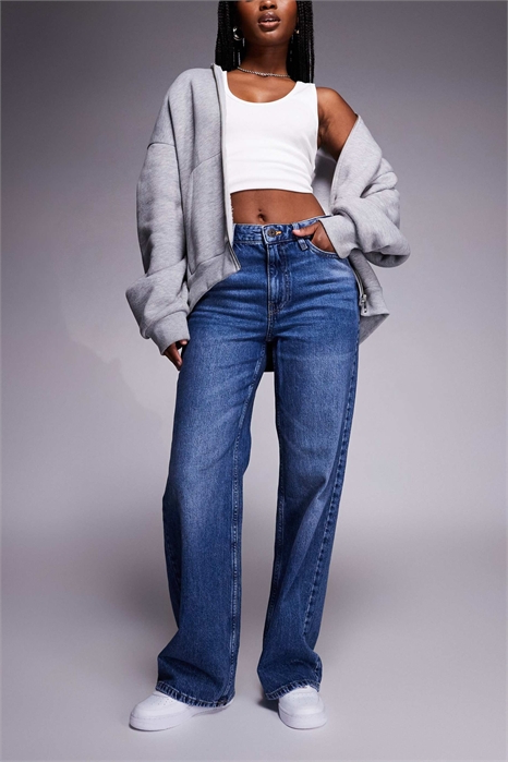 Джинсы с прямыми брючинами свободного кроя артикул 146141712