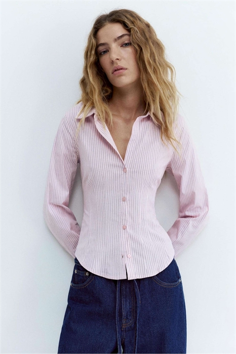 Рубашка приталенного кроя со складками артикул 155649235