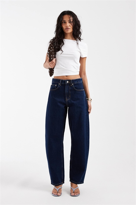 Джинсы с зауженными брючинами артикул 153518760