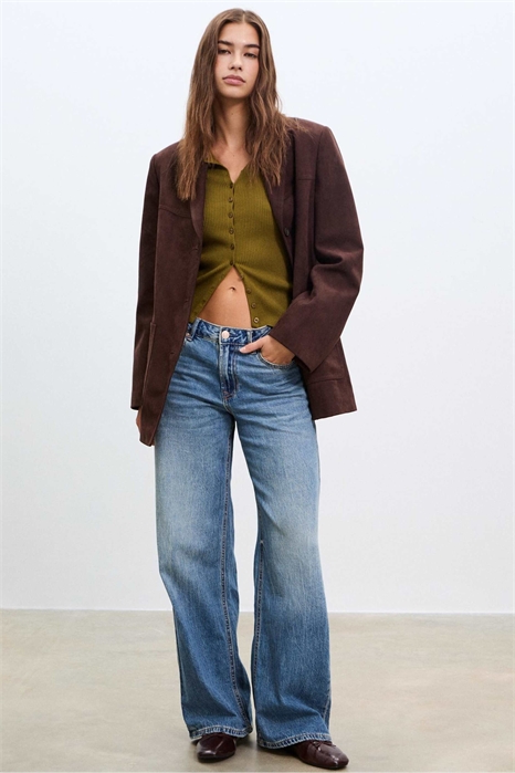 Джинсы D91 с низкой посадкой и широкими брючинами, средняя выстирка артикул 151257732